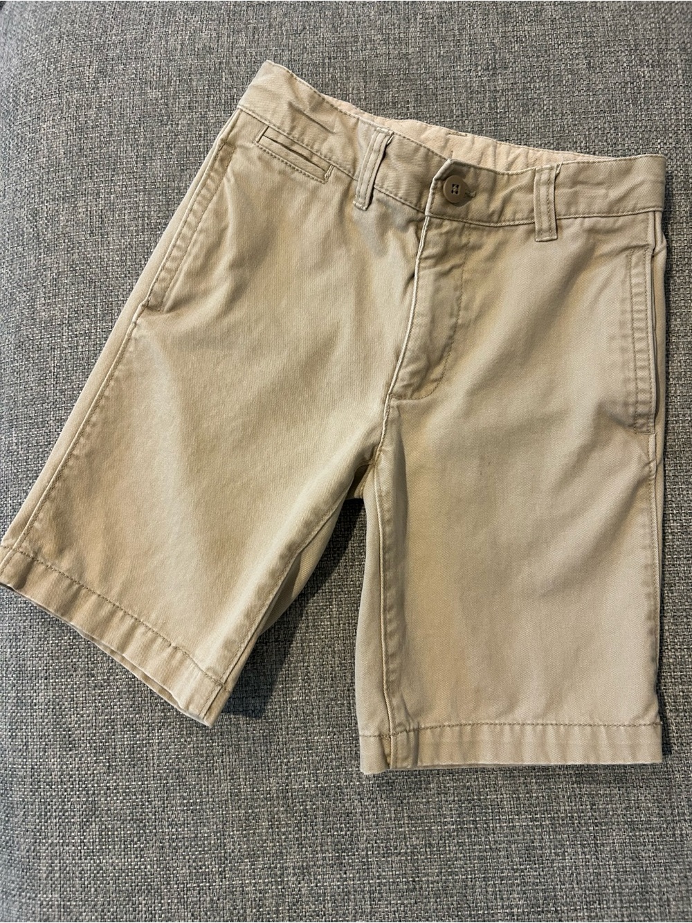 Sz 8 GAP Kids khaki Flat-Front Shorts in Tan